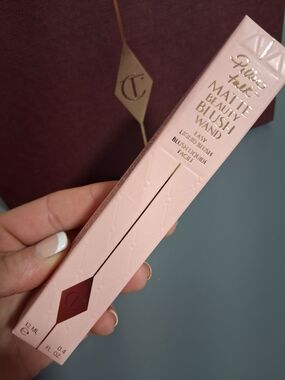 Charlotte Tilbury Matte Beauty Blush Wand In  Pillow Talk Peach Pop